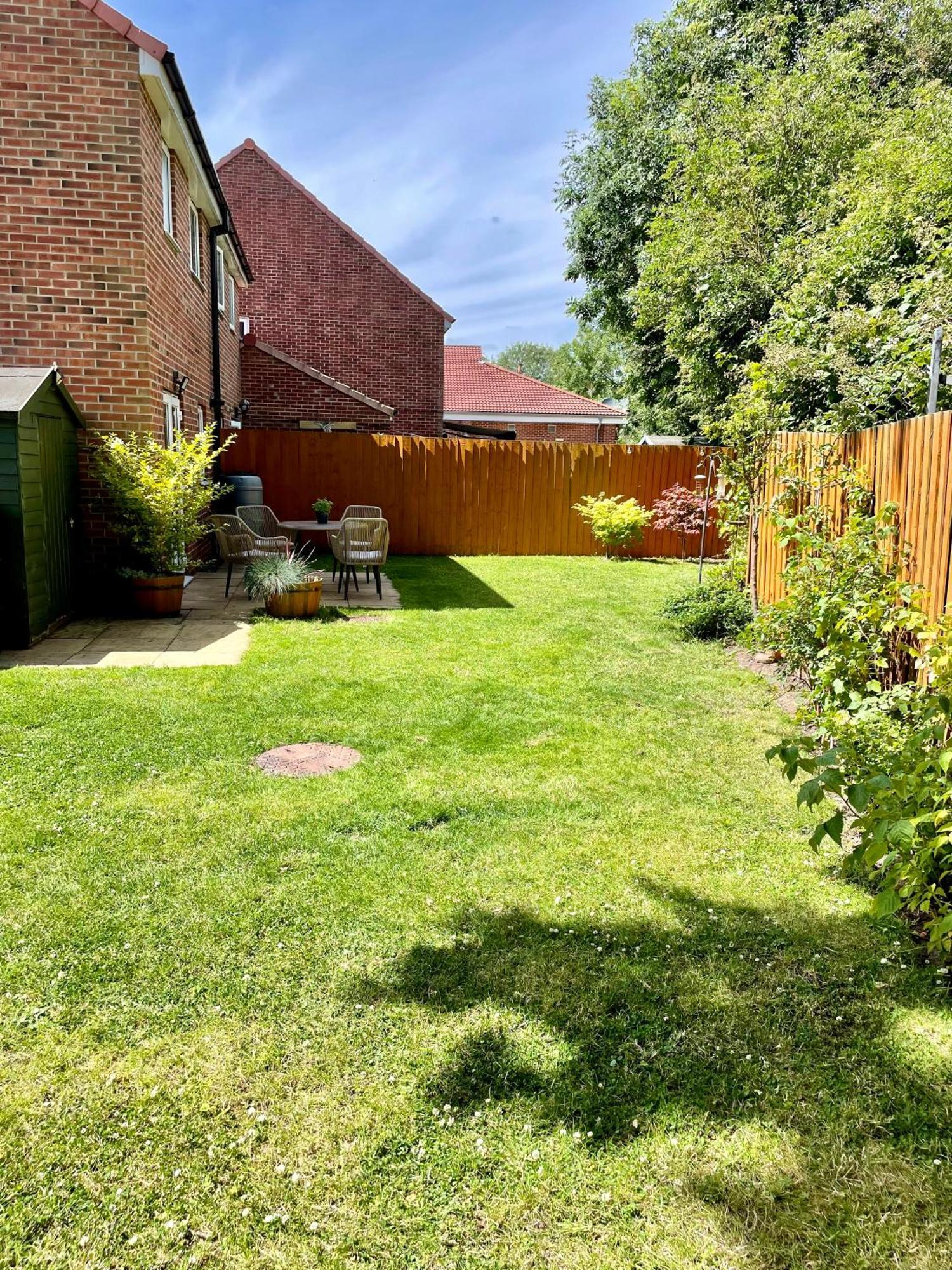 3 Bed House Near Centre With Off Road Parking * York