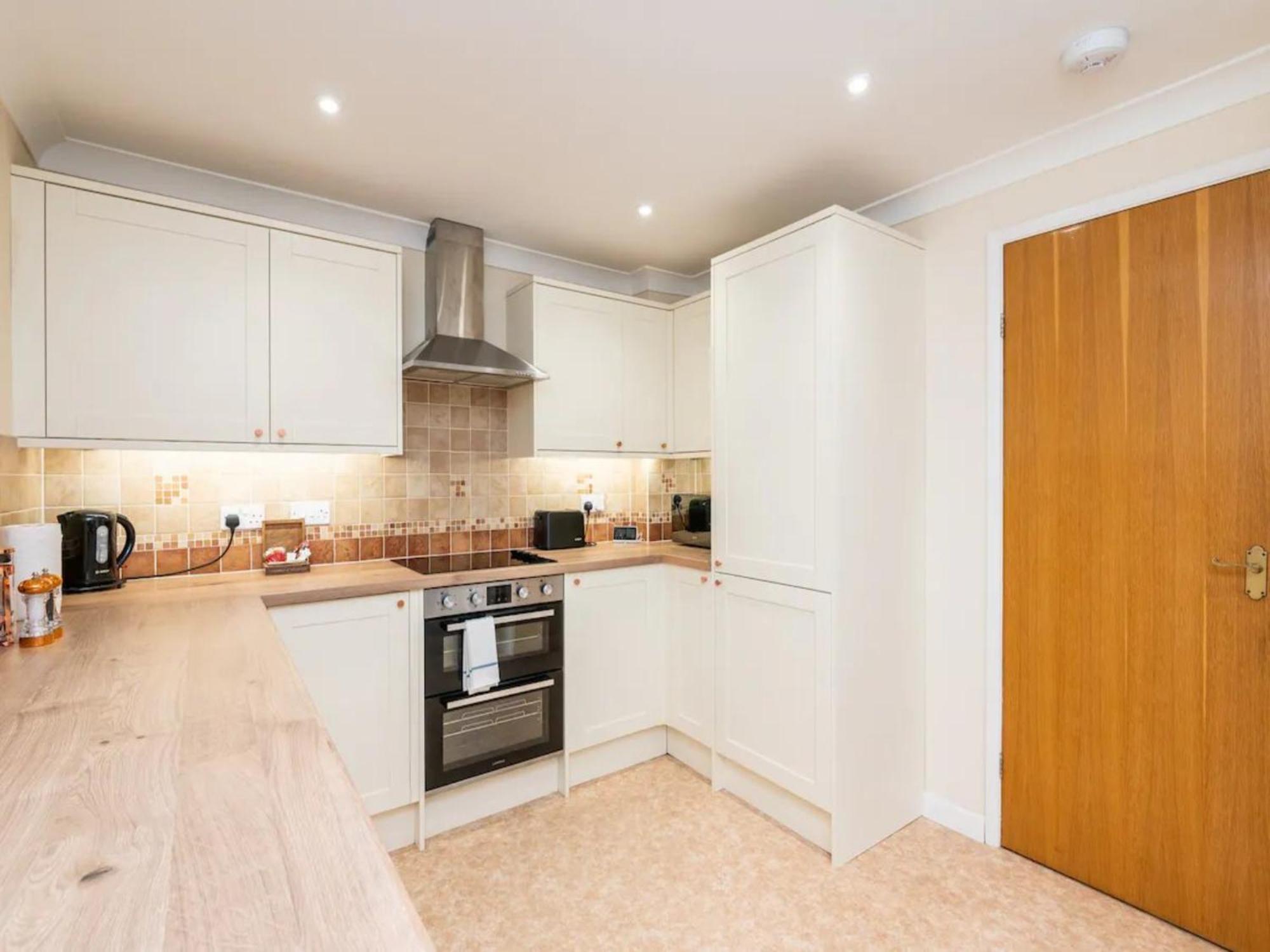 Pass The Keys Townhouse With Free Parking York