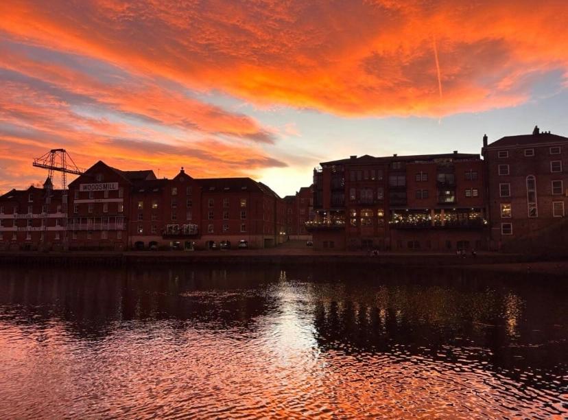 Luxury Riverside Centre Apartment York