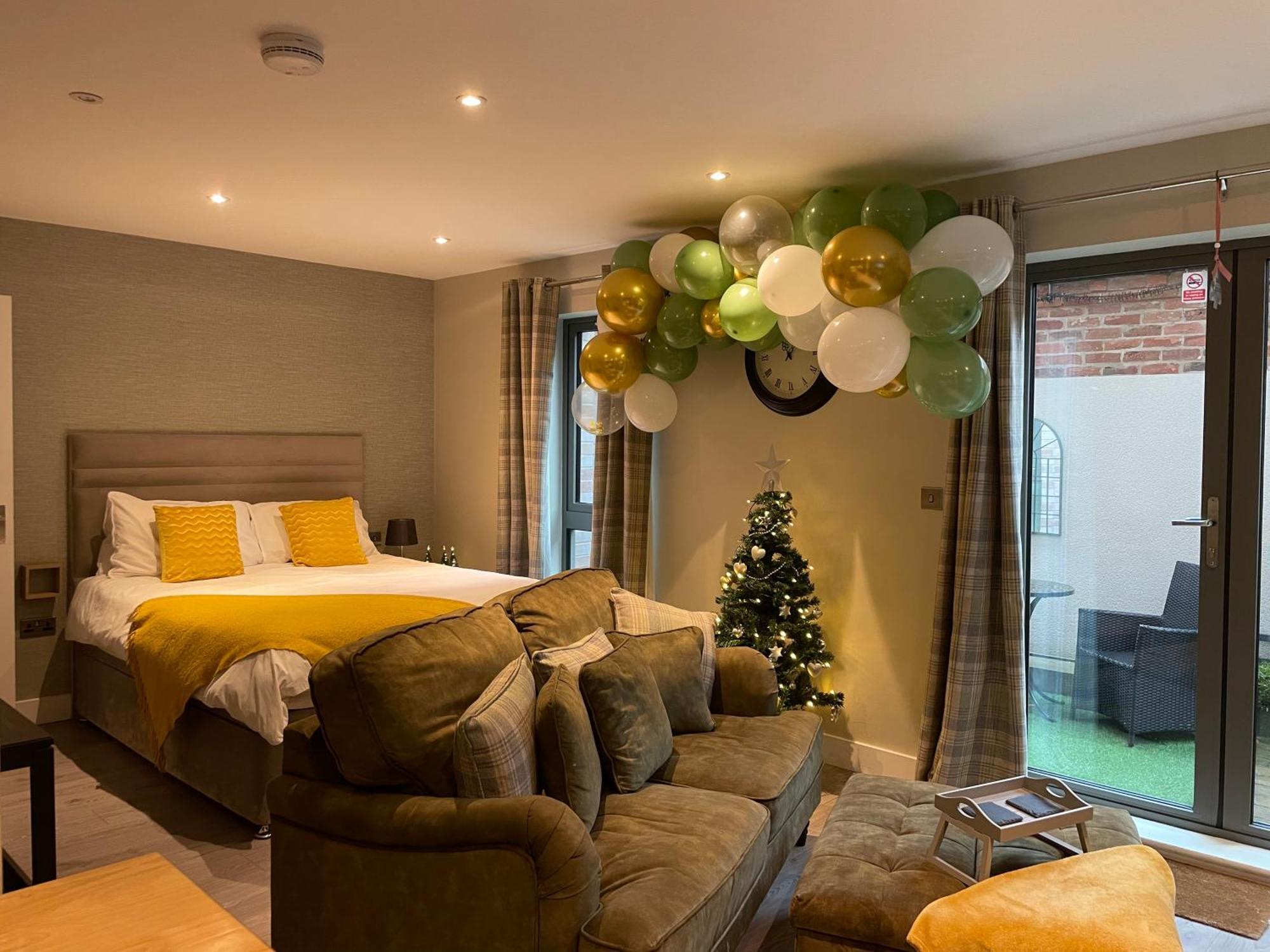 Apartment Staycation With Free Parking *