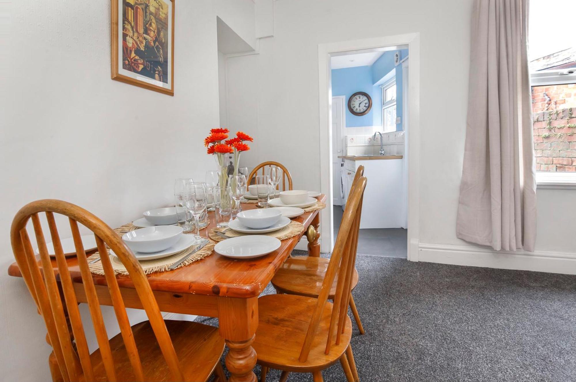 Pet Friendly, Free Netflix 3 Bed House Near Center * York