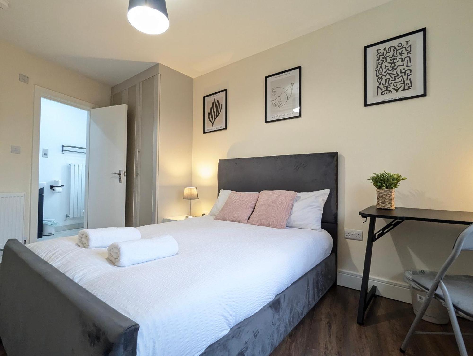 5 Ensuite Bedroom House Near Centre Free Parking York