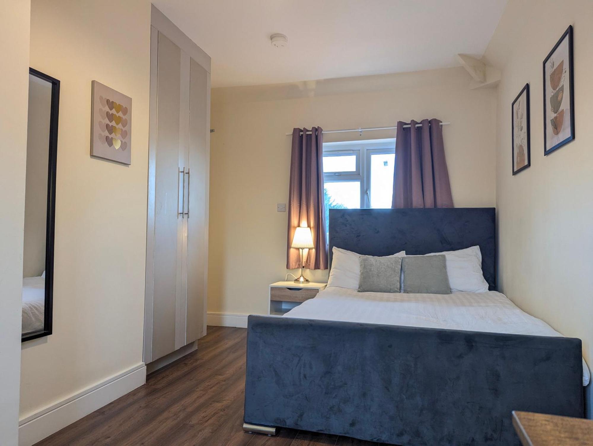 5 Ensuite Bedroom House Near Centre Free Parking * York