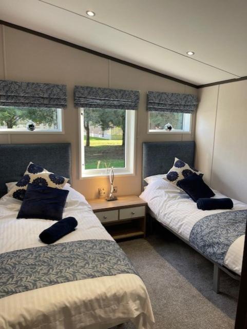 Holiday home Ailsa With Hot Tub *