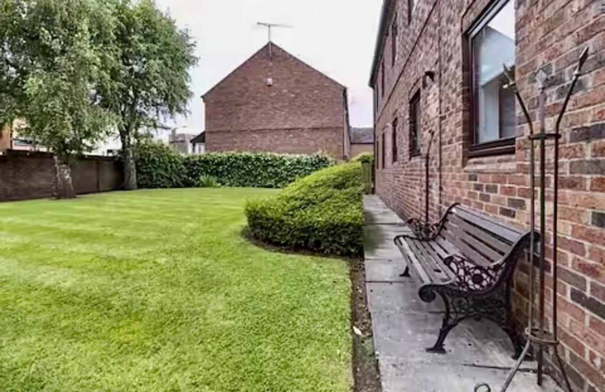 Apartment Lunar Retreat Centre & Free Parking *