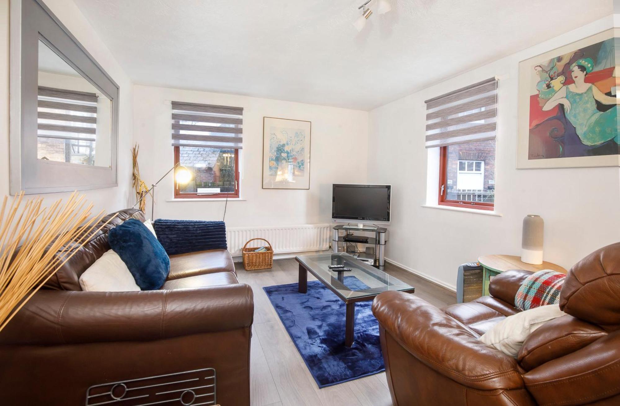 Lunar Retreat Centre & Free Parking Apartment