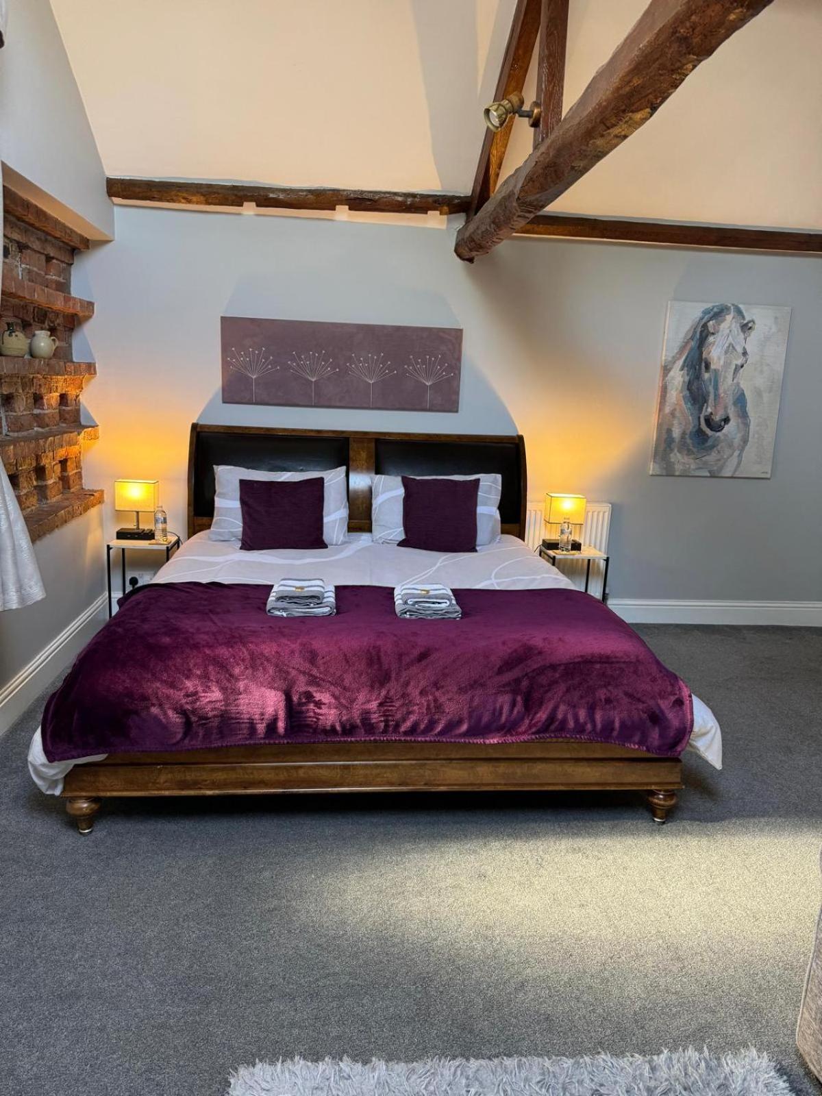 Apartment 3b The Carriage House 6m Village Location