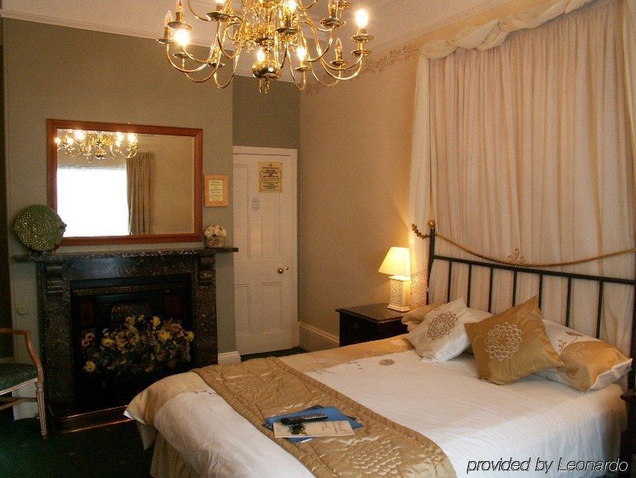 Heworth Court Hotel 3*