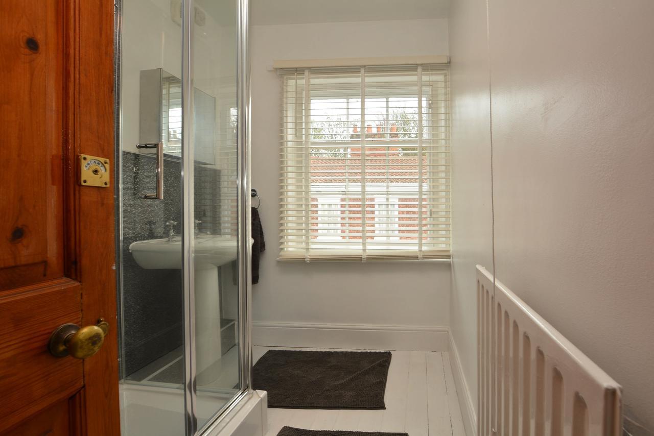 Apartment The Location- 1 Free Private Parking Space - 60 Second Walk 2 Minster! *
