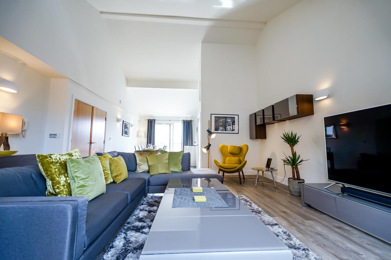 The Penthouse By The River Apartment