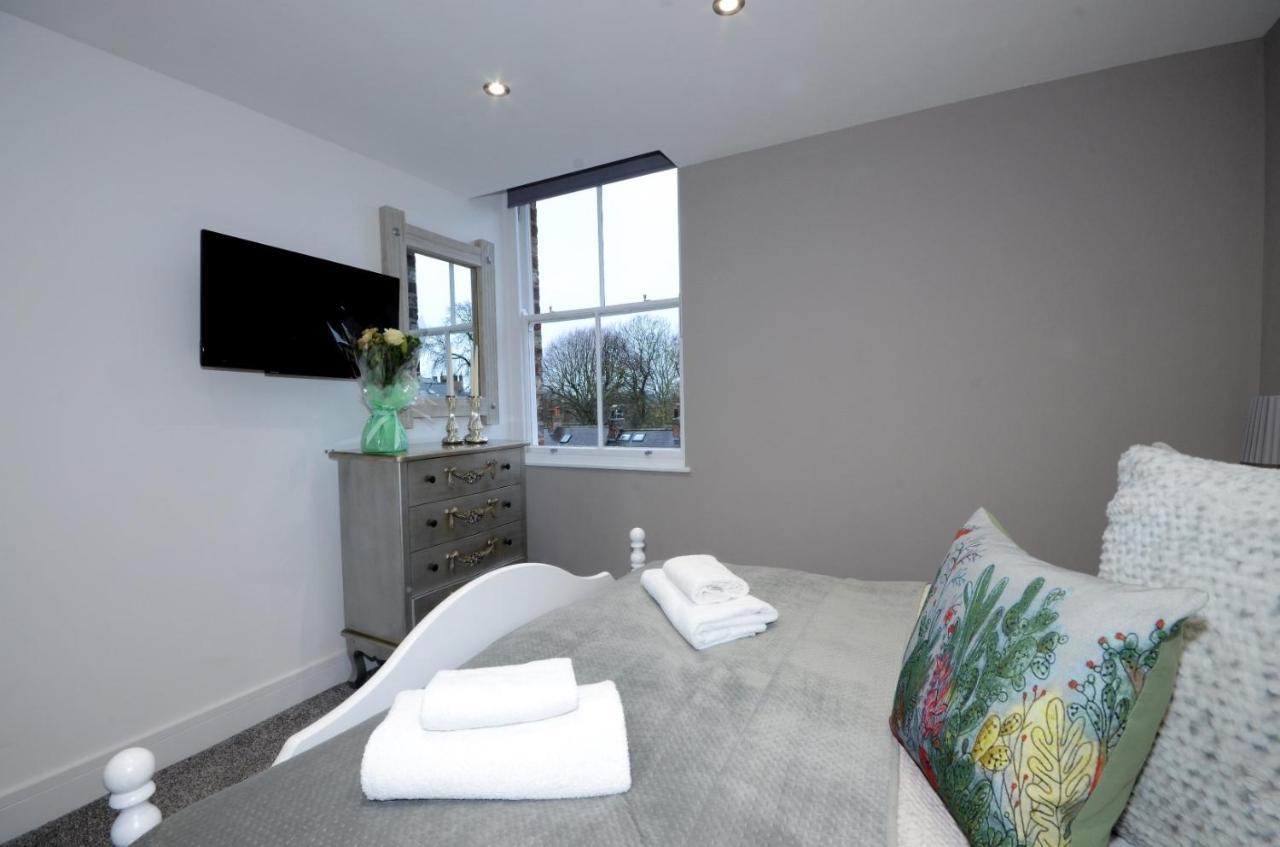 Priory Street 4 *