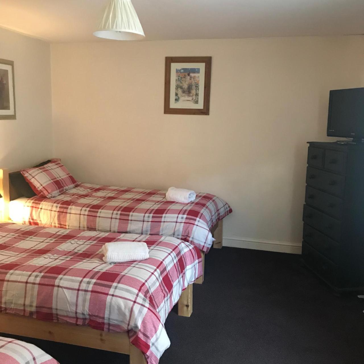 Old Grey Mare Inn *