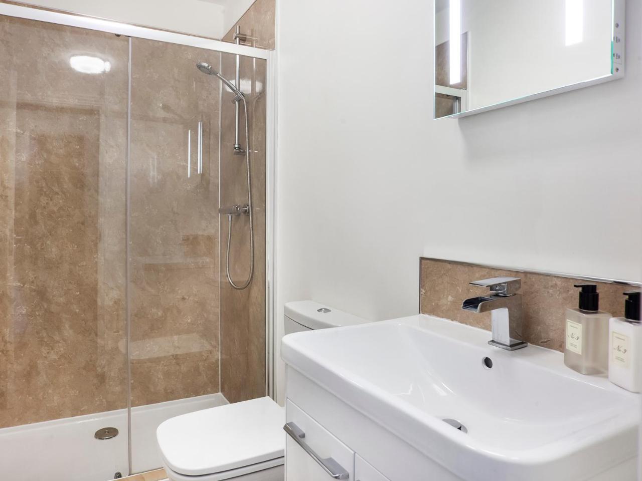Apartment 5 Blue Bridge Court York