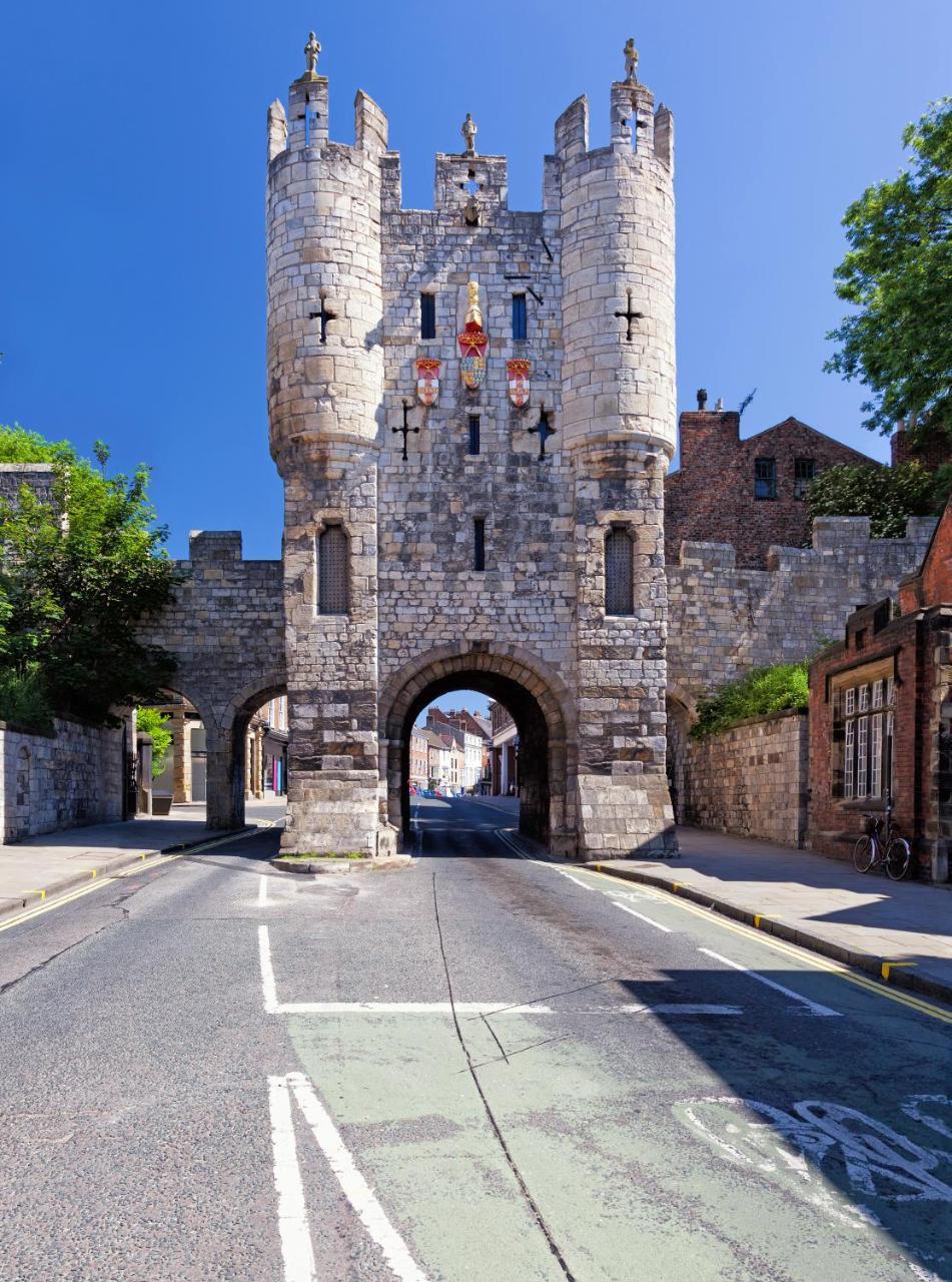 Clifford's Reach At Bluebridge Court With Free Parking