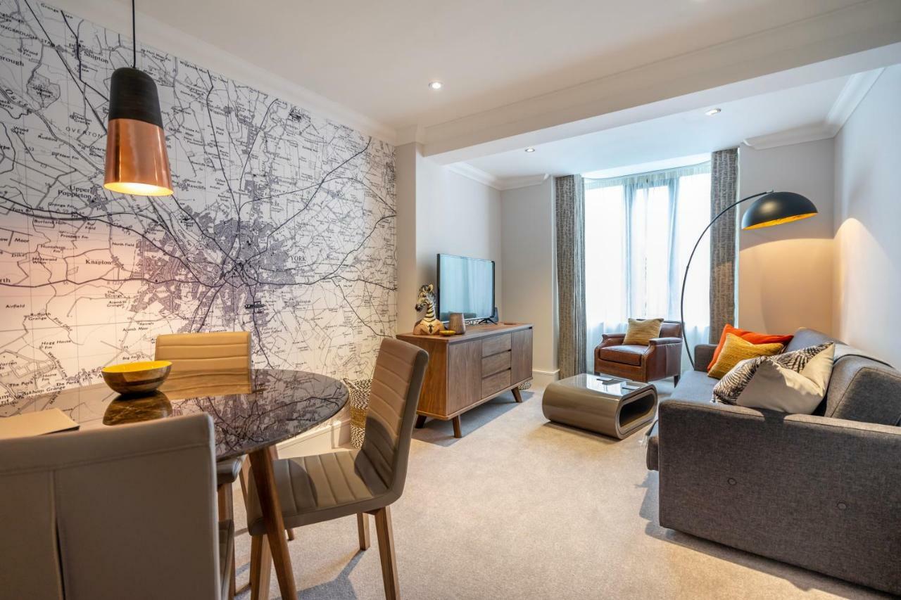 3 London Mews York