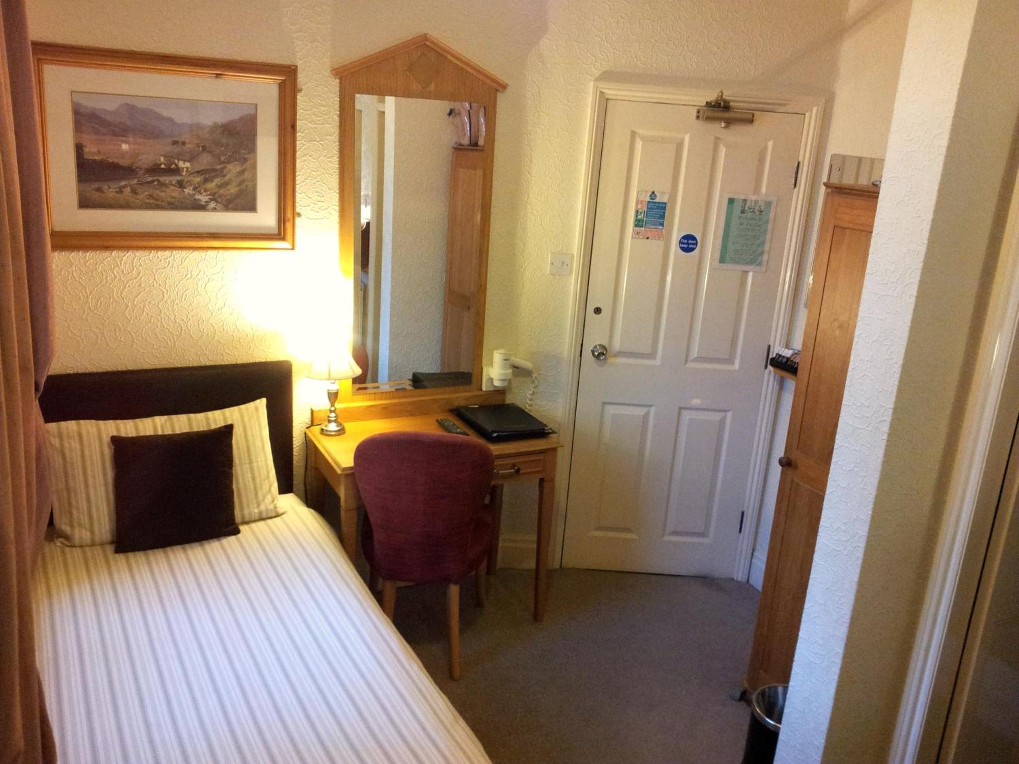 St Paul's Guest house 3*