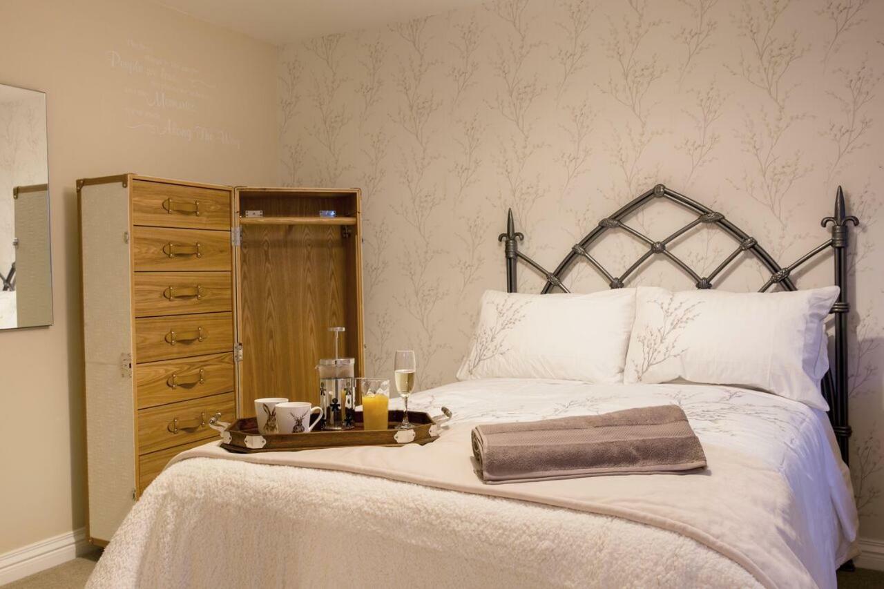Thrush Nest - Wren Sleeps 4, 2 Bedrooms & Stable Sleeps 2, 1 Bedroom *