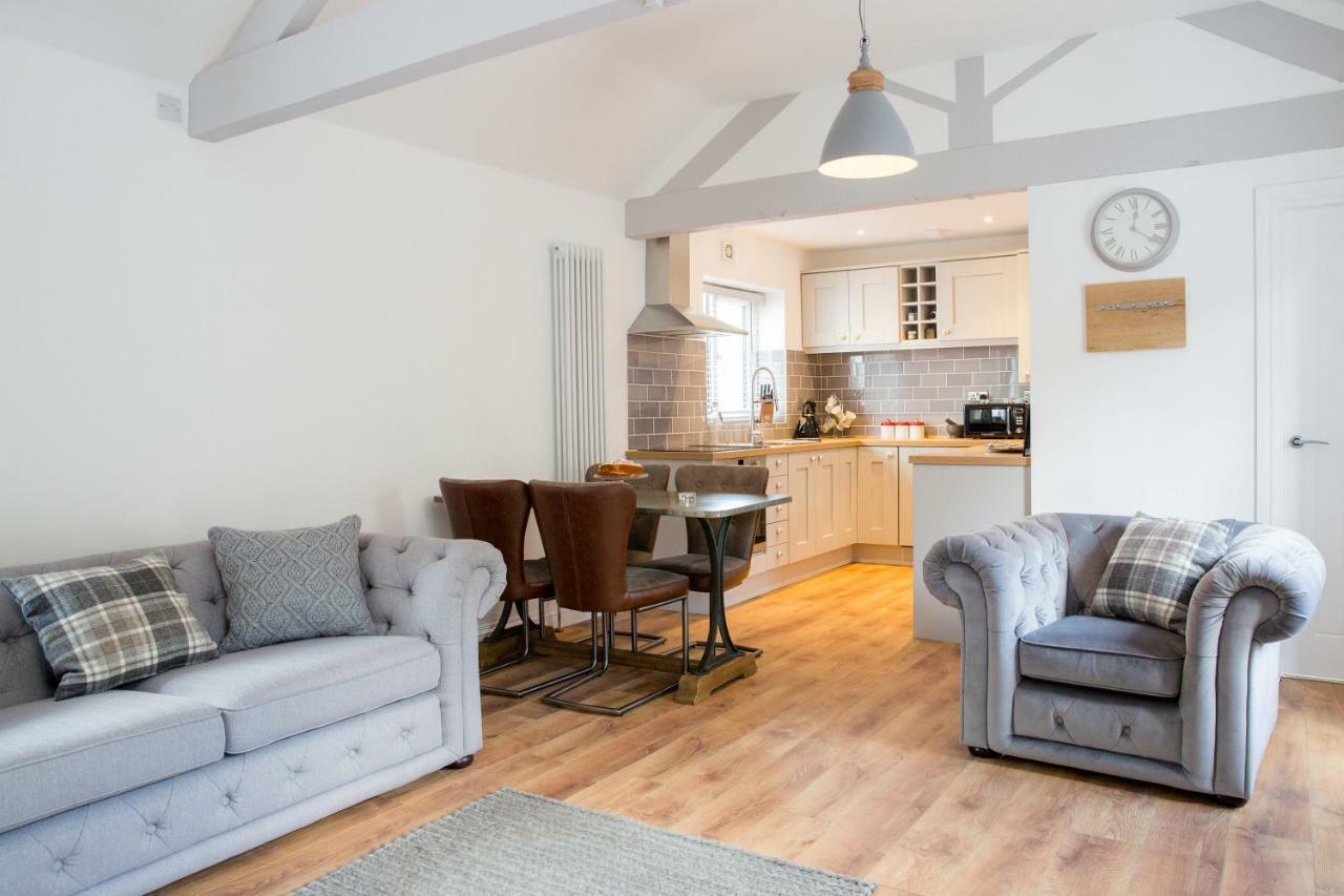 Thrush Nest - Wren Sleeps 4, 2 Bedrooms & Stable Sleeps 2, 1 Bedroom Holiday home *