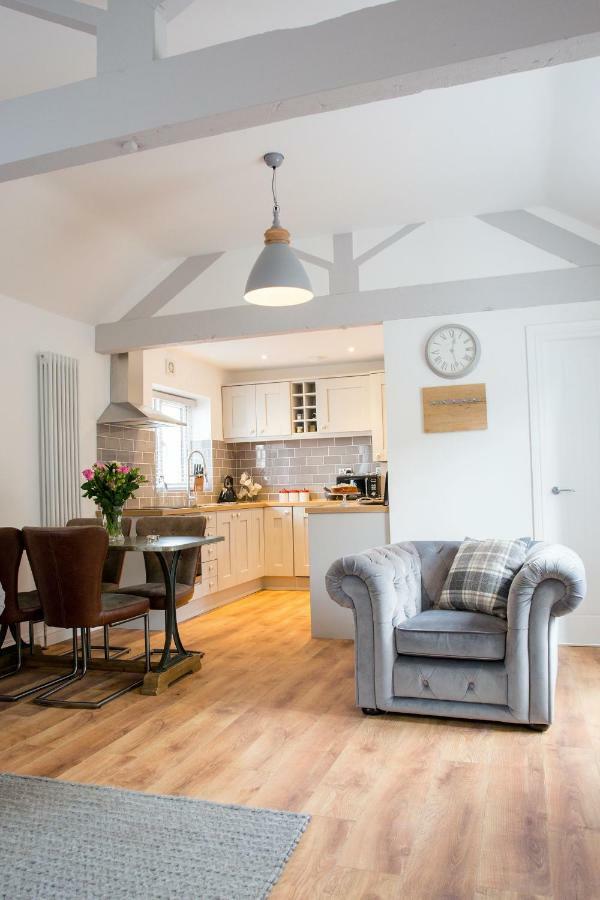 Thrush Nest - Wren Sleeps 4, 2 Bedrooms & Stable Sleeps 2, 1 Bedroom * York