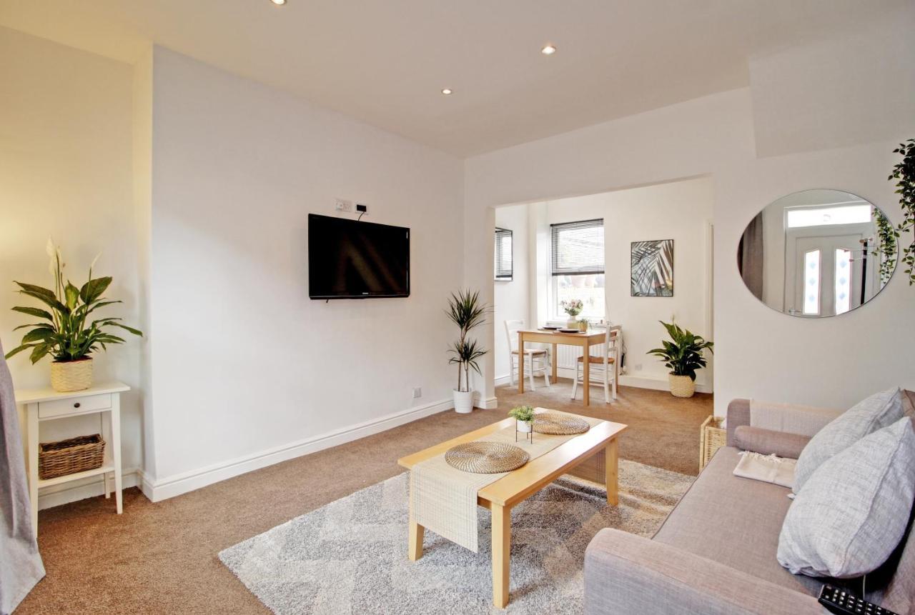 Apartment Spring Hall's House