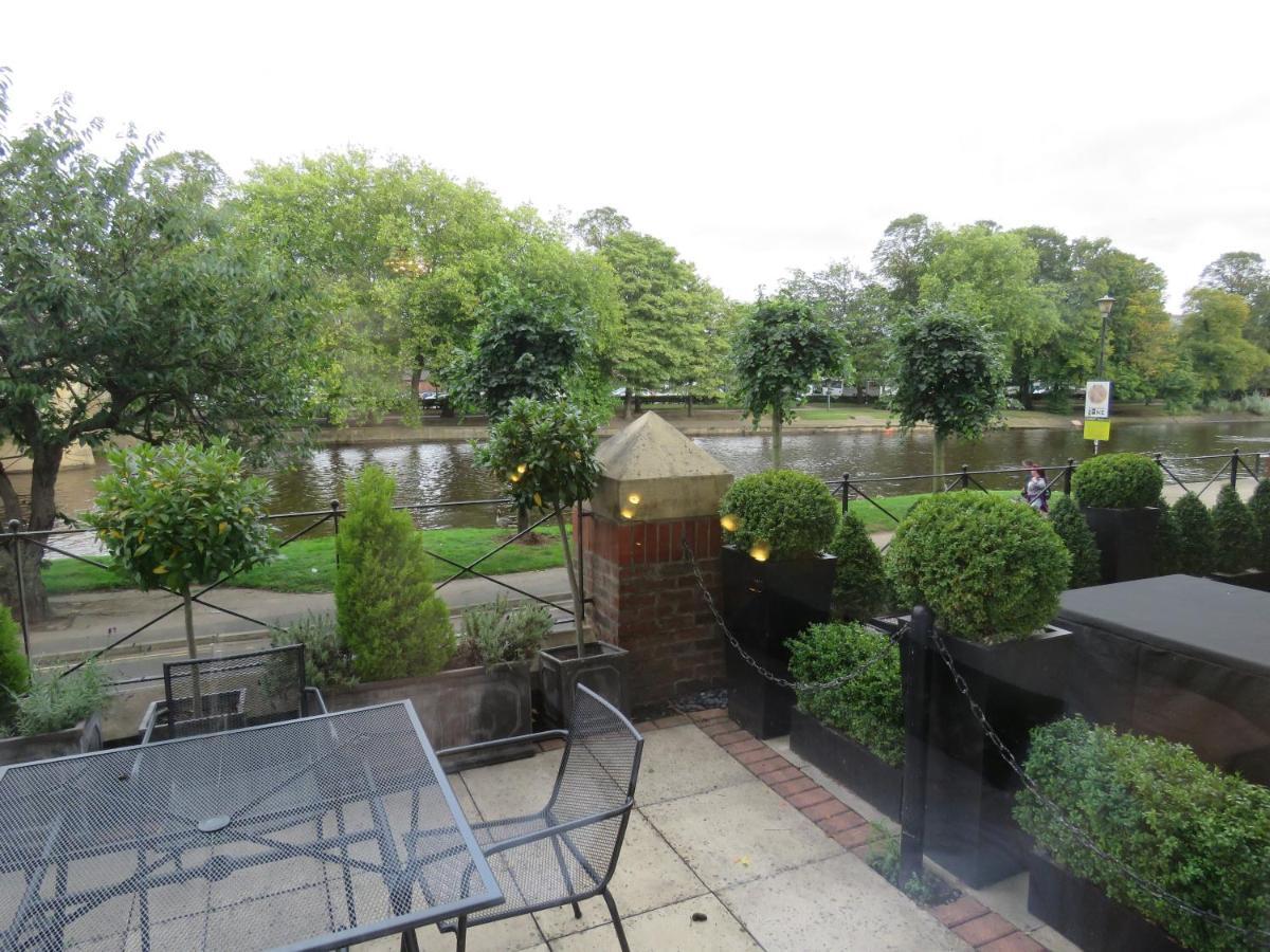 82 Postern Close Apartment *