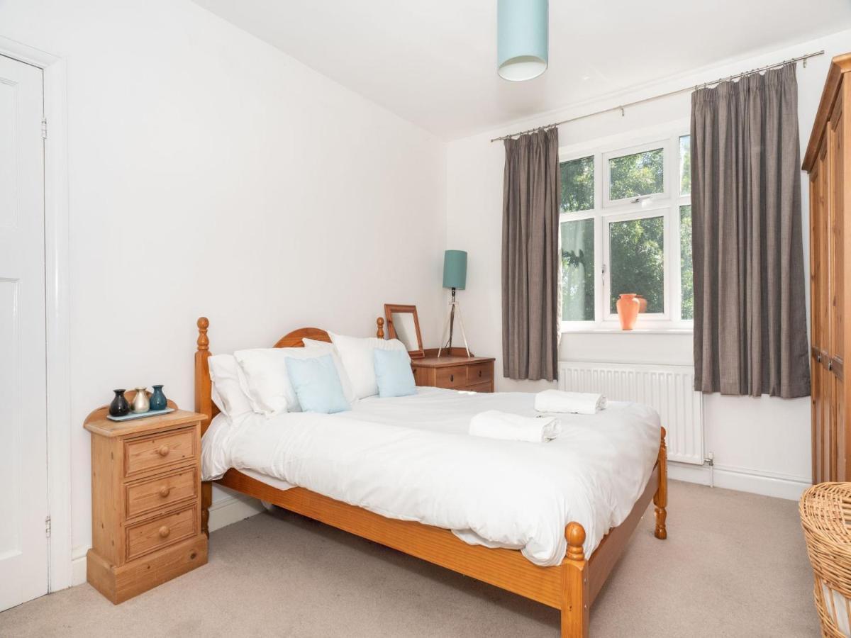 Bright & Spacious With Garden - Pass The Keys